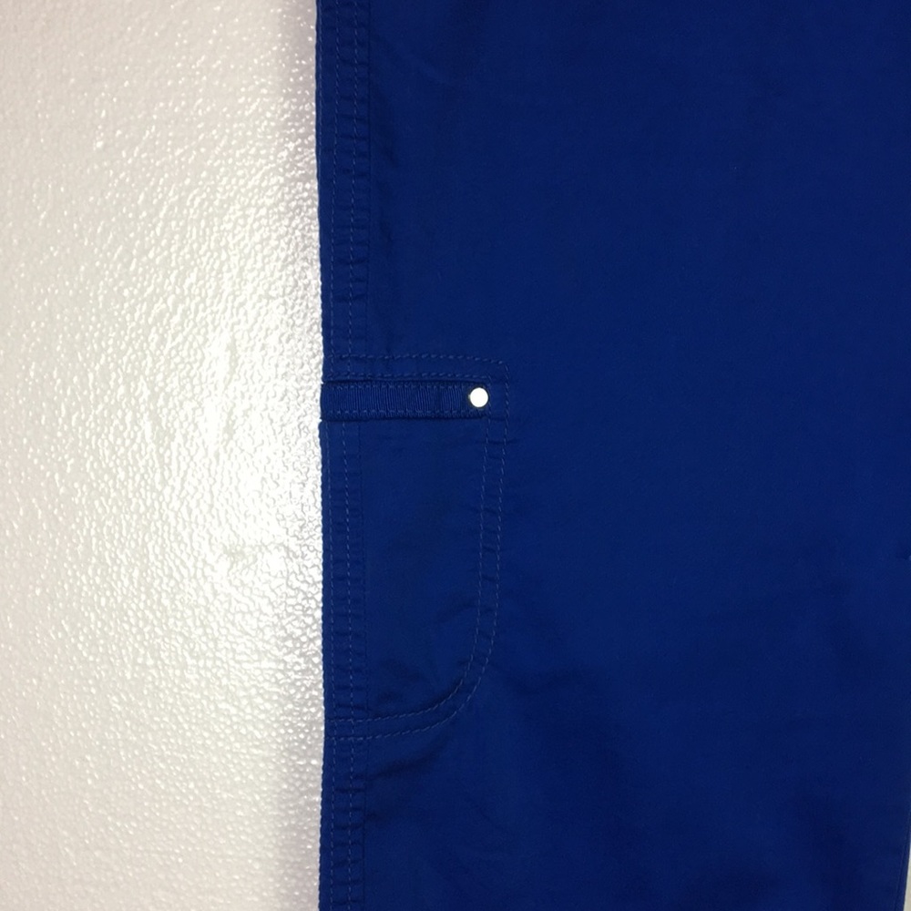 Chicos Pants womens Blue crop stretch band zip up Cargo Pockets Size 8 (1) Cuffs - Picture 3 of 12
